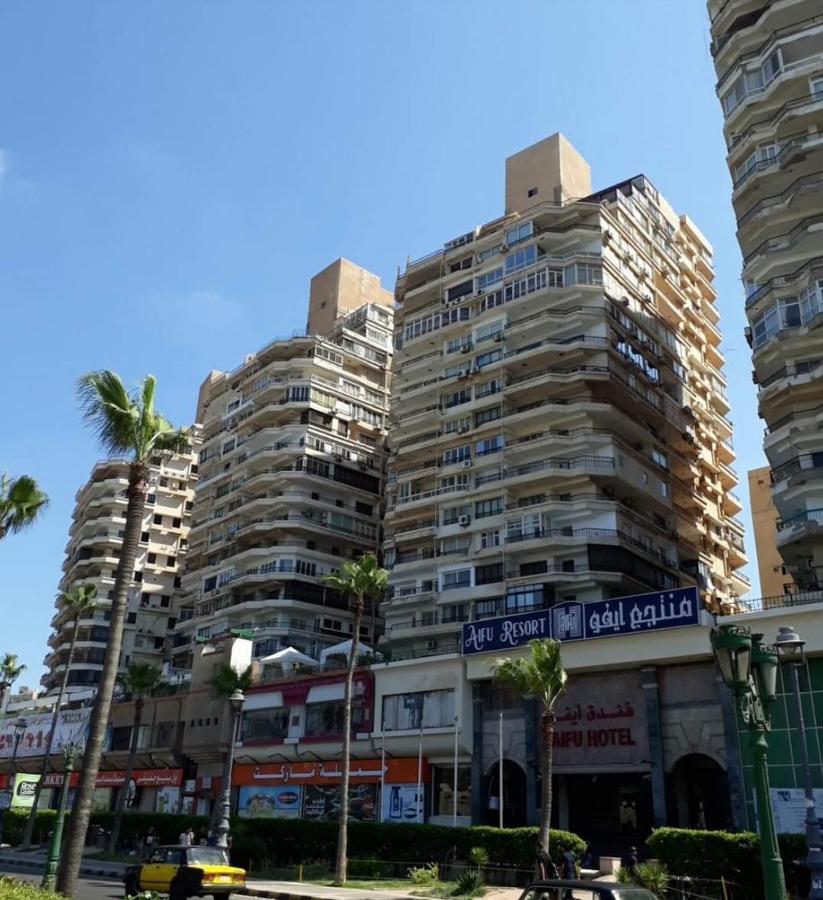 Sea & Garden View At Al-Muntazh Towers - إطلاله علي البحر و حدائق قصر المنتزه Apartment Alexandria Exterior photo